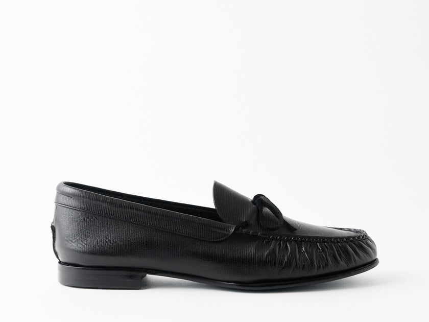 STYLE. 8_015 MOCCASIN CUT – CALMANTHOLOGY