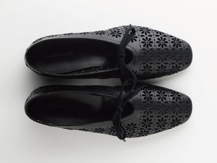 STYLE. A0094 CUT PUMPS