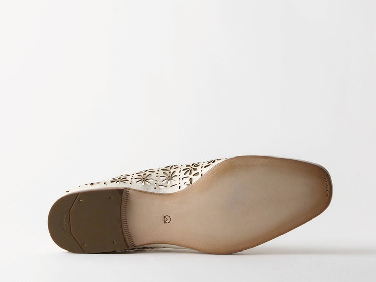 STYLE. A0094 CUT PUMPS
