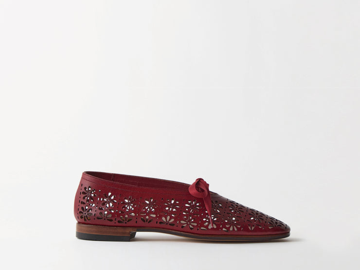 STYLE. A0094 CUT PUMPS