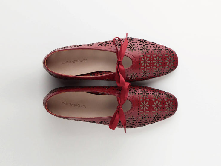 STYLE. A0094 CUT PUMPS