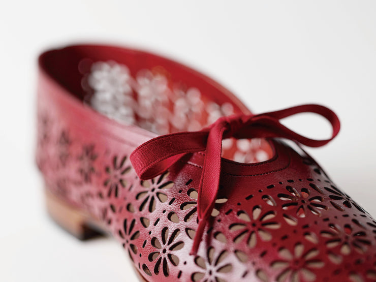 STYLE. A0094 CUT PUMPS