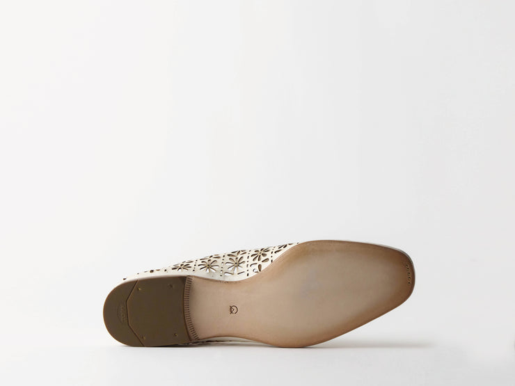 STYLE. A0094 CUT PUMPS