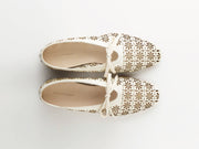 STYLE. A0094 CUT PUMPS